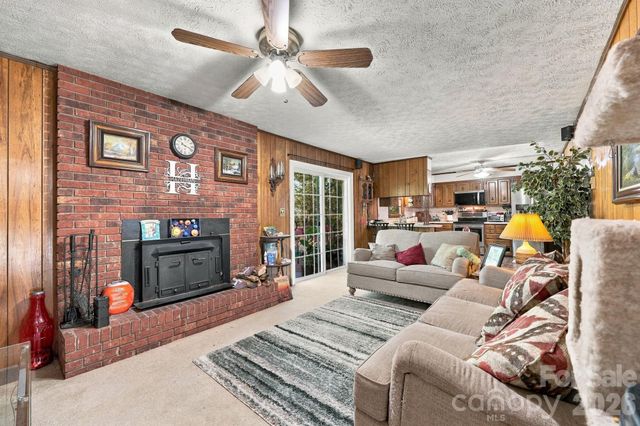 7 Fieldcrest Circle, Asheville, NC 28806