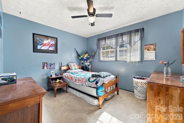 7 Fieldcrest Circle, Asheville, NC 28806
