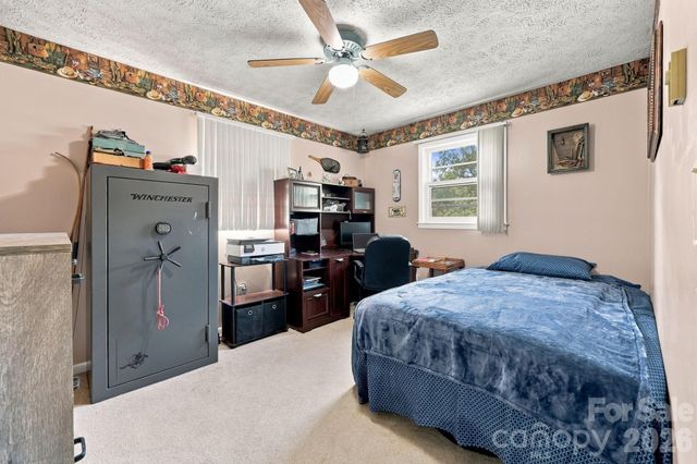 7 Fieldcrest Circle, Asheville, NC 28806