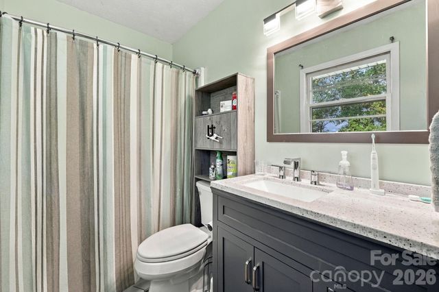 7 Fieldcrest Circle, Asheville, NC 28806