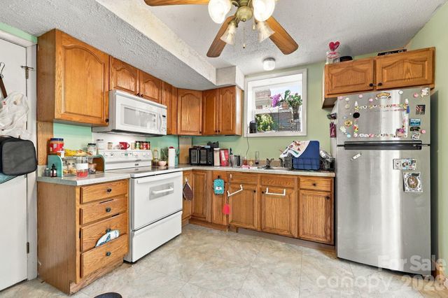 7 Fieldcrest Circle, Asheville, NC 28806