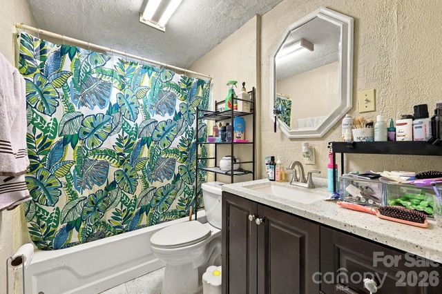 7 Fieldcrest Circle, Asheville, NC 28806