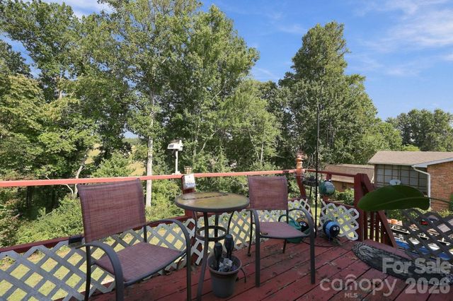 7 Fieldcrest Circle, Asheville, NC 28806