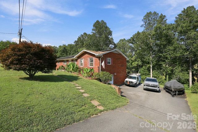 7 Fieldcrest Circle, Asheville, NC 28806