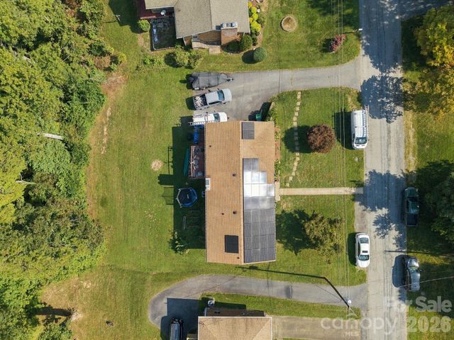 7 Fieldcrest Circle, Asheville, NC 28806