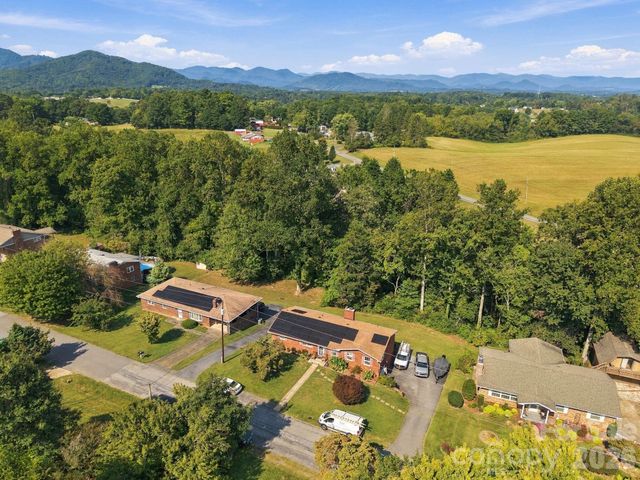 7 Fieldcrest Circle, Asheville, NC 28806