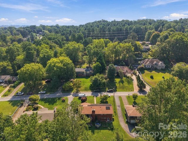 7 Fieldcrest Circle, Asheville, NC 28806