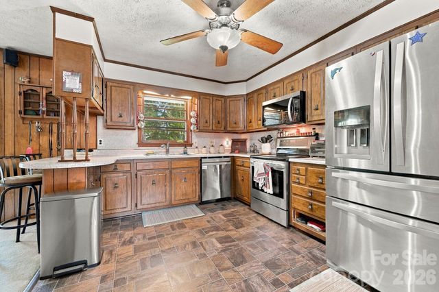 7 Fieldcrest Circle, Asheville, NC 28806
