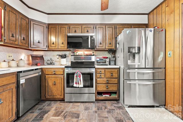 7 Fieldcrest Circle, Asheville, NC 28806