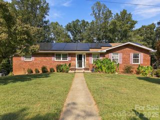 7 Fieldcrest Circle, Asheville, NC 28806