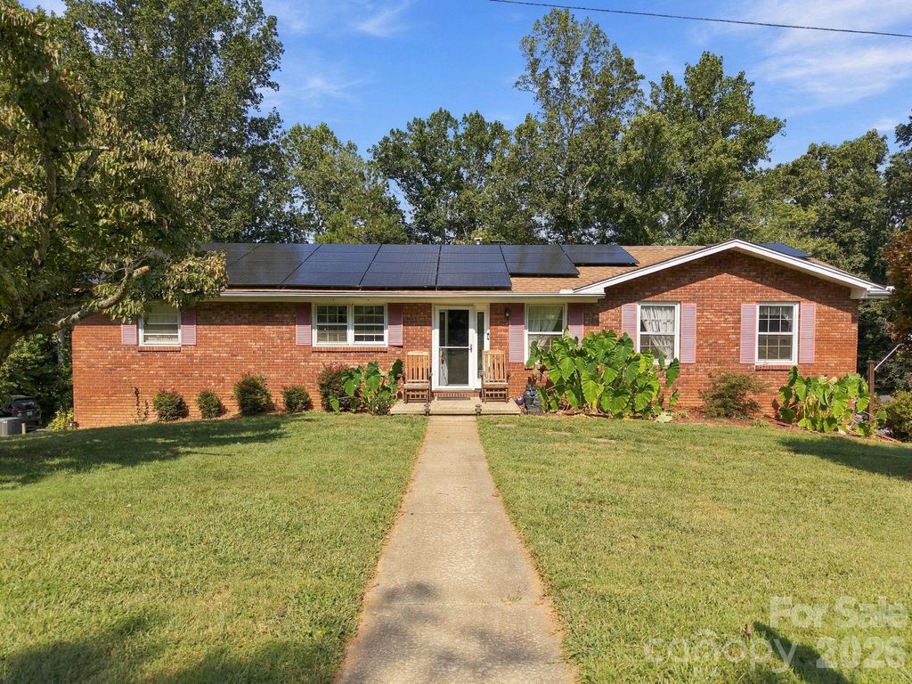 7 Fieldcrest Circle, Asheville, NC 28806