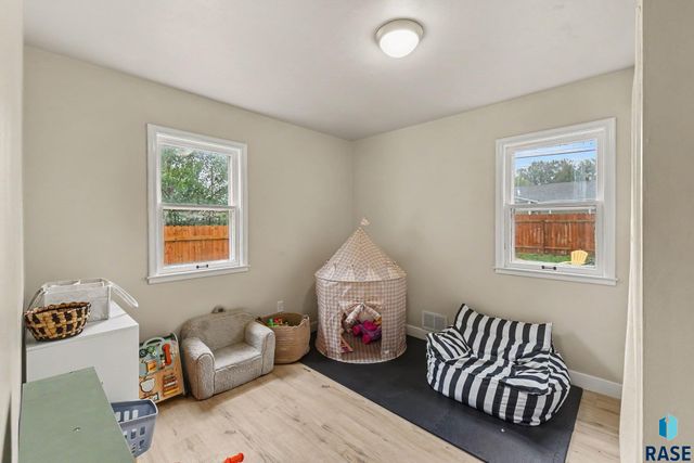 2908 E Claudette Dr Drive, Sioux Falls, SD 57103