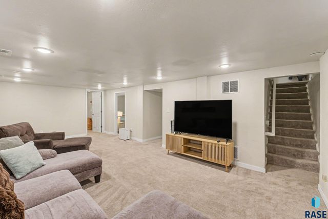 2908 E Claudette Dr Drive, Sioux Falls, SD 57103