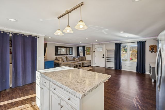 411 Purtle Rd, Lafayette, TN 37083