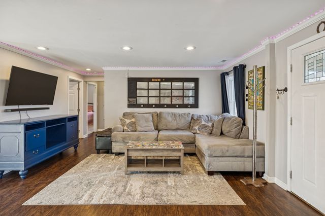 411 Purtle Rd, Lafayette, TN 37083