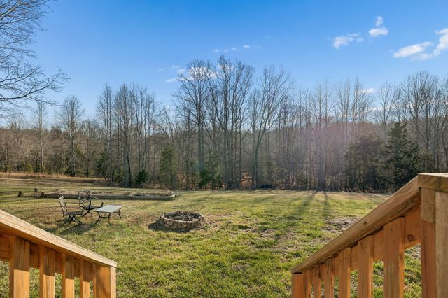 411 Purtle Rd, Lafayette, TN 37083