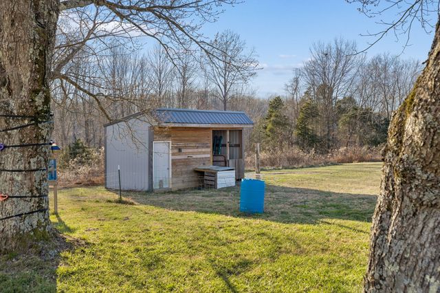 411 Purtle Rd, Lafayette, TN 37083