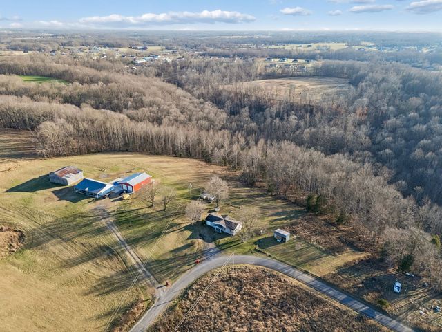 411 Purtle Rd, Lafayette, TN 37083