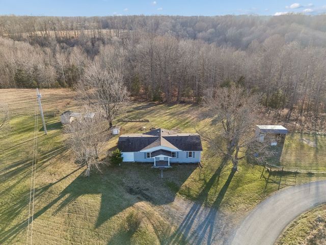 411 Purtle Rd, Lafayette, TN 37083
