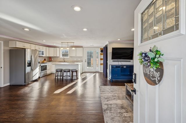 411 Purtle Rd, Lafayette, TN 37083