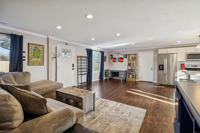 411 Purtle Rd, Lafayette, TN 37083