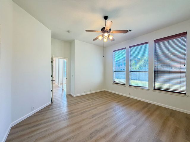 2811 Barco, Grand Prairie, TX 75054