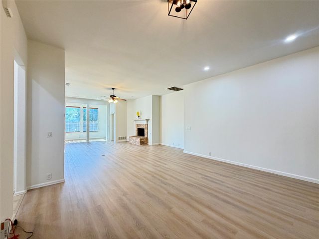 2811 Barco, Grand Prairie, TX 75054