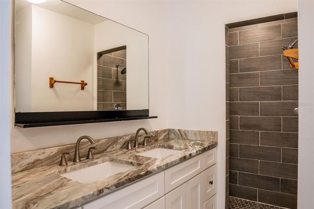 2323 HUNTINGTON GREEN COURT 5, Orlando, FL 32839
