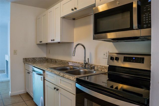 2323 HUNTINGTON GREEN COURT 5, Orlando, FL 32839