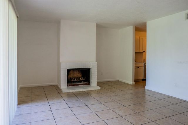 2323 HUNTINGTON GREEN COURT 5, Orlando, FL 32839