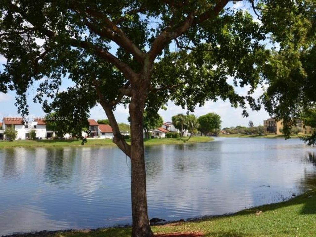 12365 SW 18th Ter 203, Miami, FL 33175