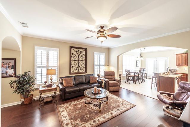 110 Trenton Ln, Hendersonville, TN 37075