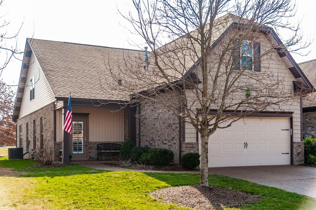 110 Trenton Ln, Hendersonville, TN 37075