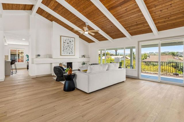 12615 Senda Acantilada, San Diego, CA 92128