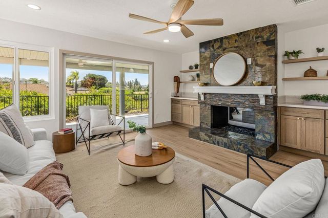 12615 Senda Acantilada, San Diego, CA 92128