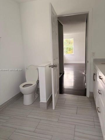 318 NW 153rd Ave, Pembroke Pines, FL 33028