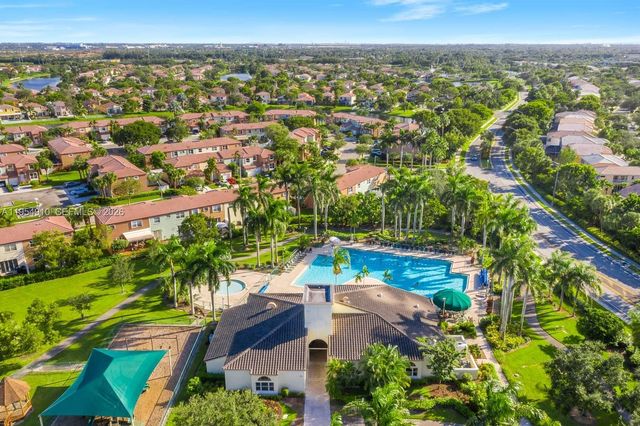 318 NW 153rd Ave, Pembroke Pines, FL 33028