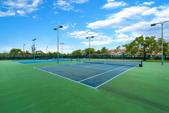 318 NW 153rd Ave, Pembroke Pines, FL 33028