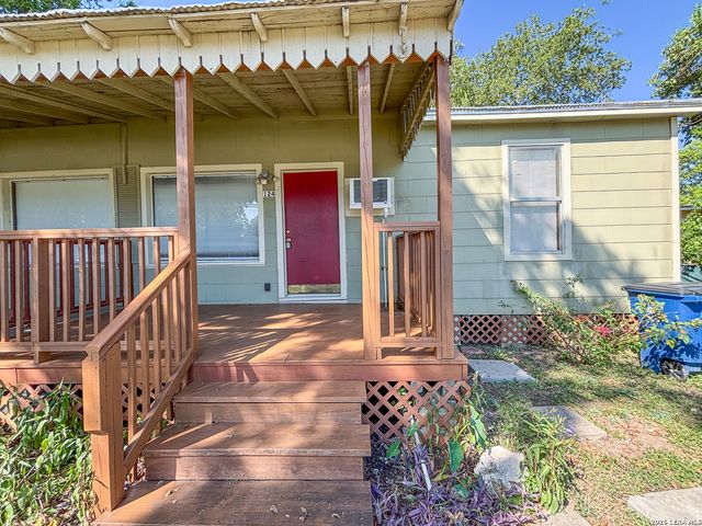 124 S KRUEGER AVE, New Braunfels, TX 78130