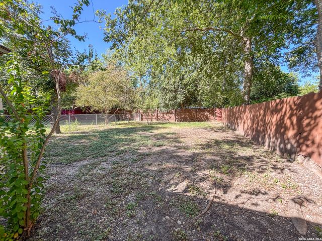 124 S KRUEGER AVE, New Braunfels, TX 78130