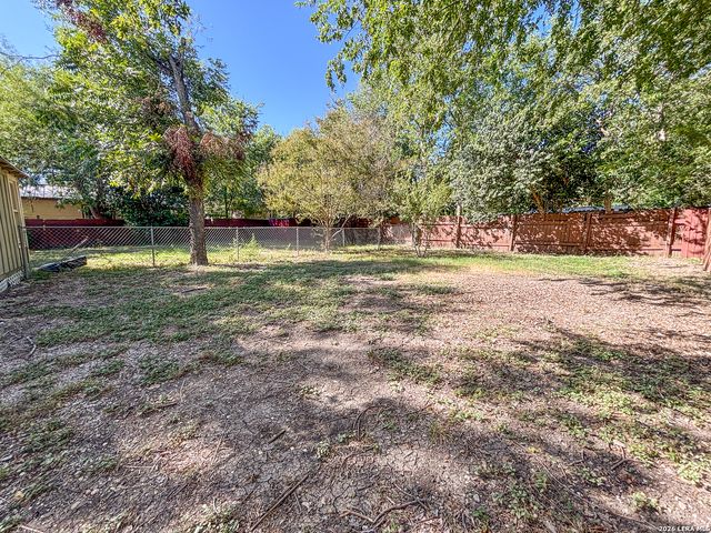124 S KRUEGER AVE, New Braunfels, TX 78130