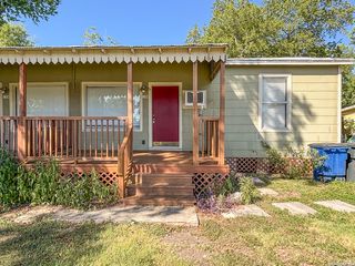 124 S KRUEGER AVE, New Braunfels, TX 78130