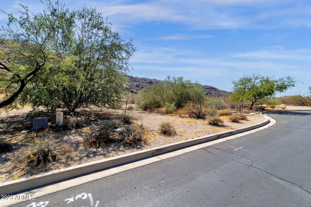 2105 E BETH Drive 9, Phoenix, AZ 85042 — photo 4