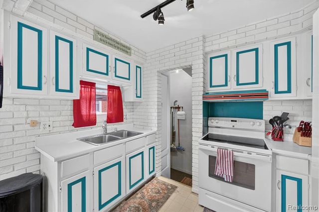 13121 Backus Street, Southgate, MI 48195