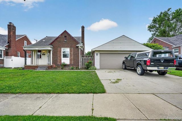 13121 Backus Street, Southgate, MI 48195