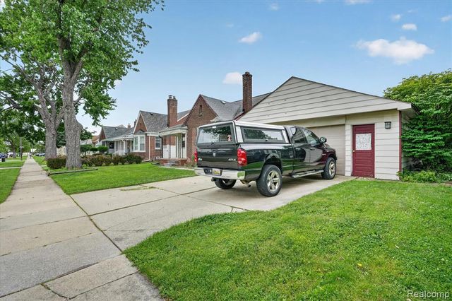 13121 Backus Street, Southgate, MI 48195