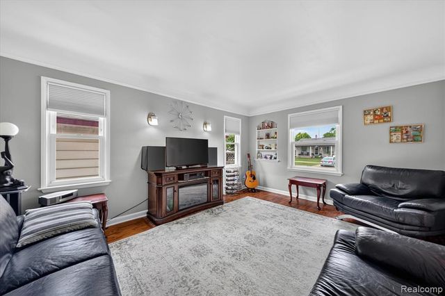 13121 Backus Street, Southgate, MI 48195