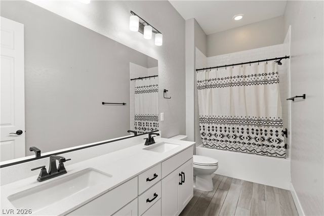 117 Barton Bay Avenue, North Las Vegas, NV 89031