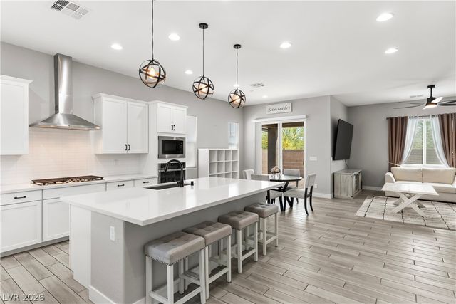 117 Barton Bay Avenue, North Las Vegas, NV 89031