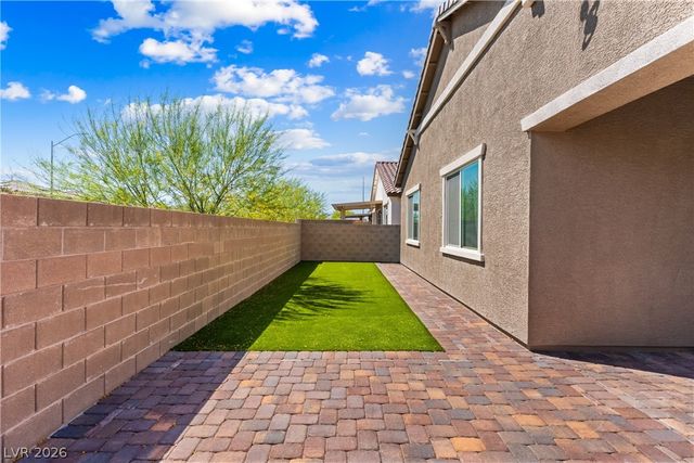 117 Barton Bay Avenue, North Las Vegas, NV 89031